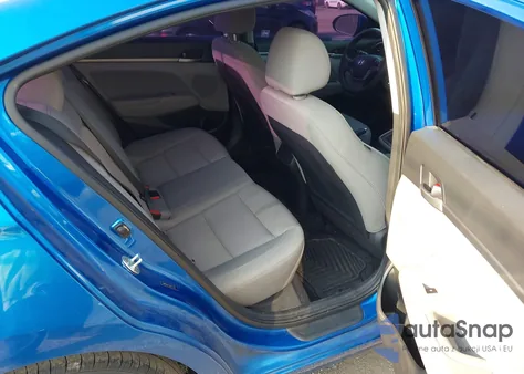 2018 Hyundai Elantra Sel z USA, uszkodzony, nr VIN 5NPD84LF2JH257716